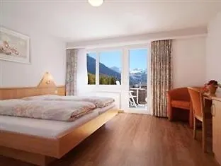 Und Appartments Eden Отель