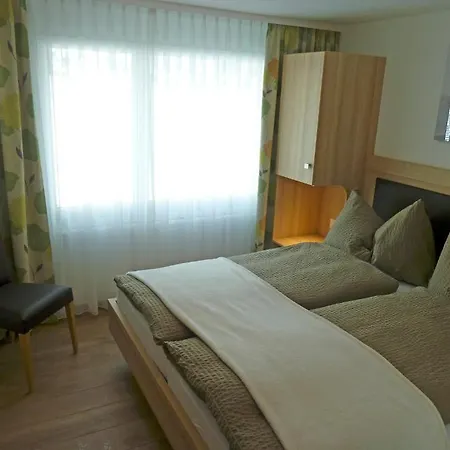 Отель Und Appartments Eden Саас-Грунд