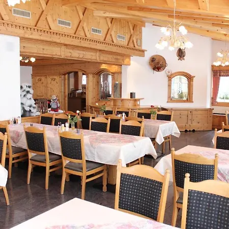 Hotel Und Appartments Eden Saas-Grund