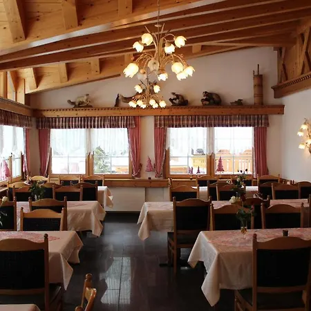 Hotel Und Appartments Eden Saas-Grund