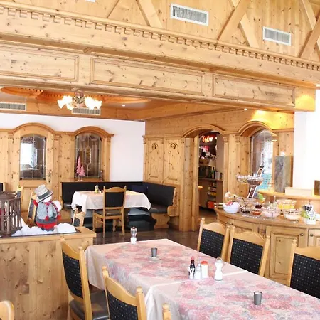 Und Appartments Eden Hotel Saas-Grund