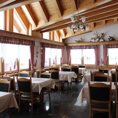 Und Appartments Eden Саас-Грунд