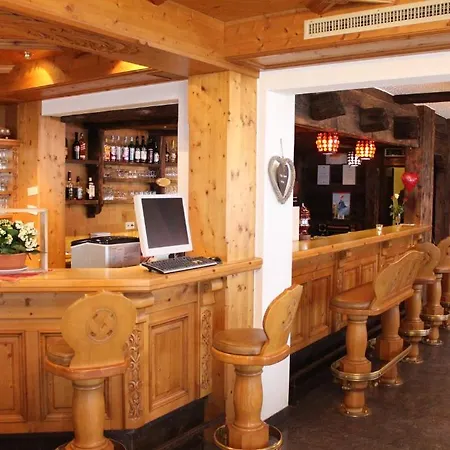 Und Appartments Eden Hotel