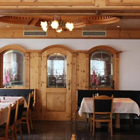 Und Appartments Eden Hotel Saas-Grund