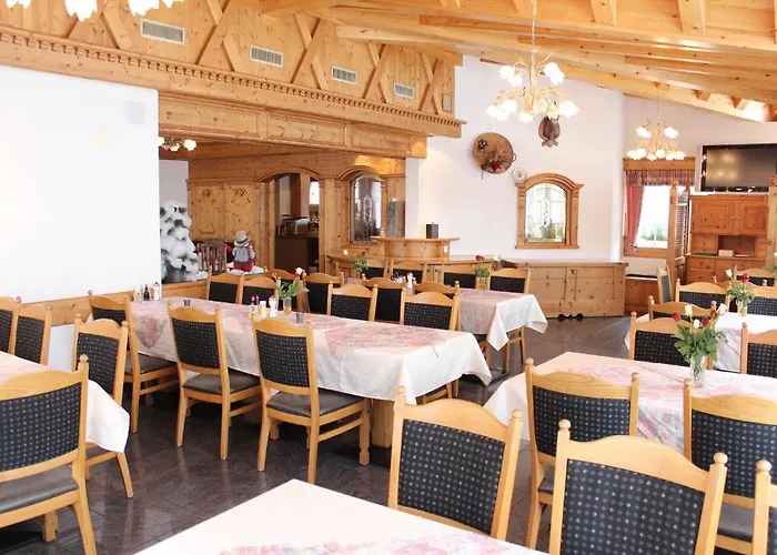 Hotel Und Appartments Eden Saas-Grund