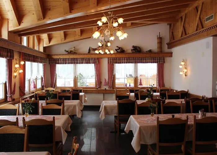 Hotel Und Appartments Eden Saas-Grund