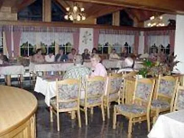 Und Appartments Eden Hotel