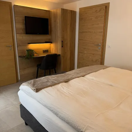 Und Appartments Eden Hotel