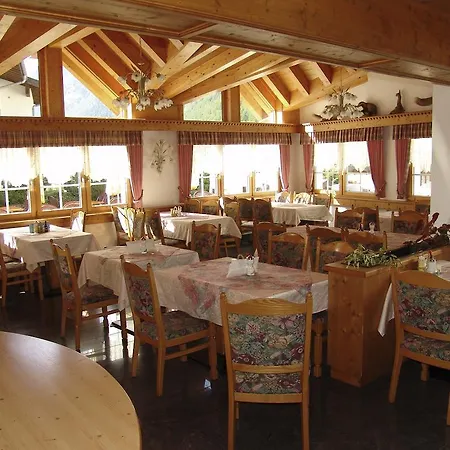 Und Appartments Eden Hotel Saas-Grund