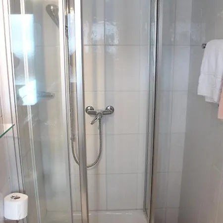 Und Appartments Eden 3*