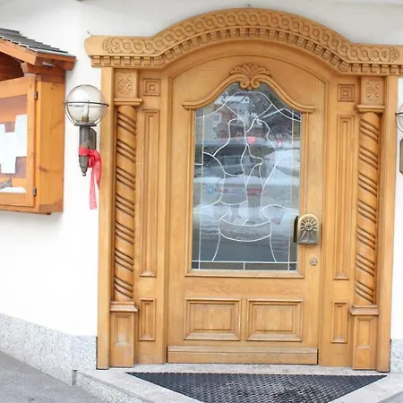 Hotel Und Appartments Eden Saas-Grund