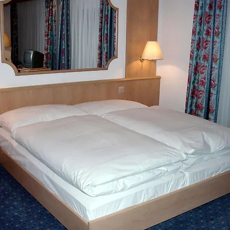 Hotel Und Appartments Eden 3*