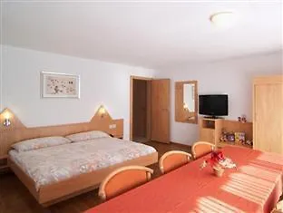 Und Appartments Eden Otel 3*