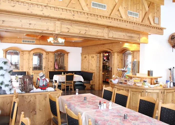 Und Appartments Eden Otel Saas-Grund