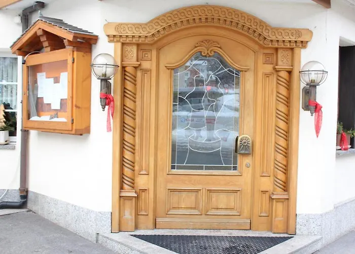 Otel Und Appartments Eden Saas-Grund