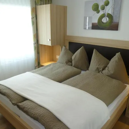 Und Appartments Eden 호텔 사스그룬트